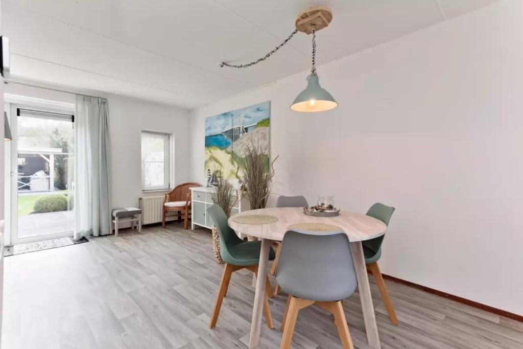 Vakantiehuis Met Luxe Tuin Dichtbij Het Strand Kamperland Ngoại thất bức ảnh